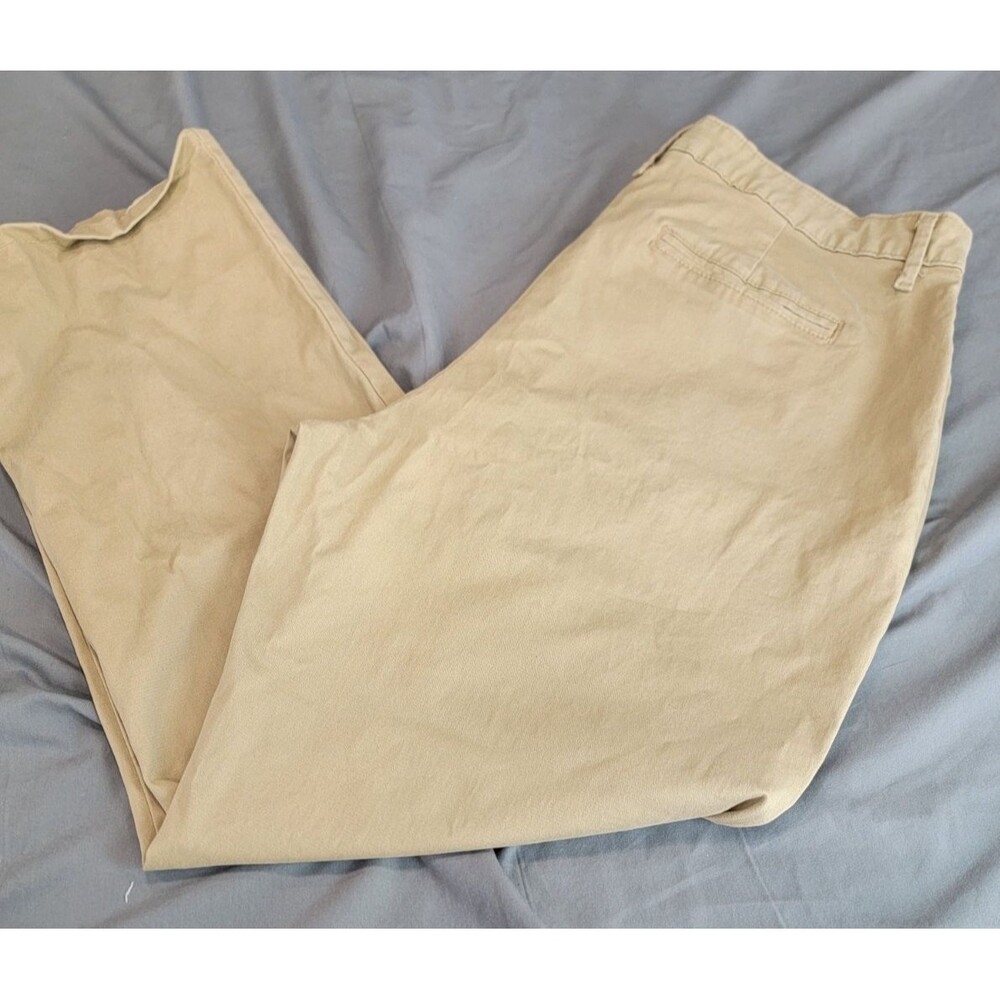 Lee Relaxed Fit Straight Leg Mid Rise Khaki Capri Pants Womens 30x20 Effortless